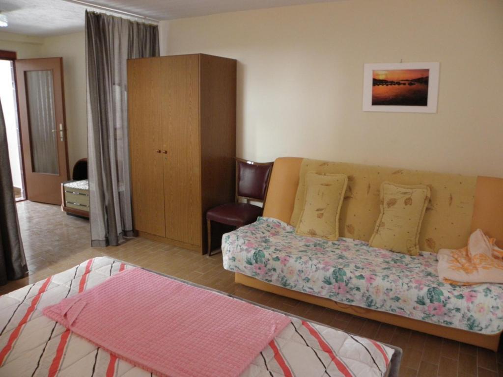 Apartments Milan In Baska Esterno foto