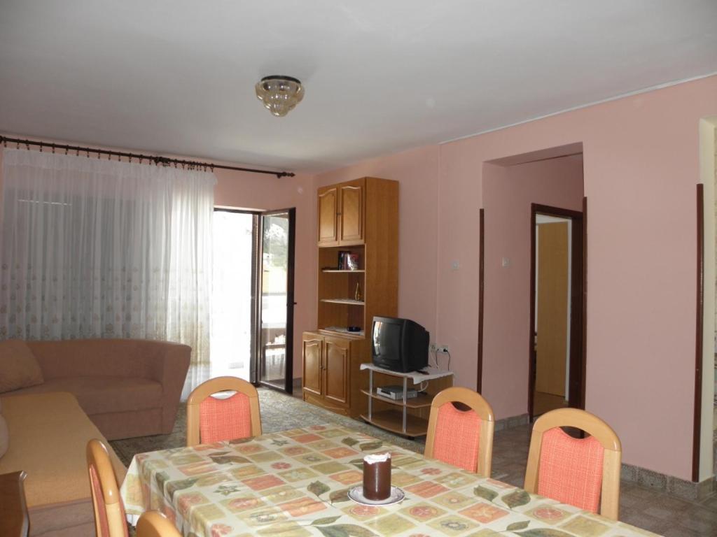 Apartments Milan In Baska Esterno foto