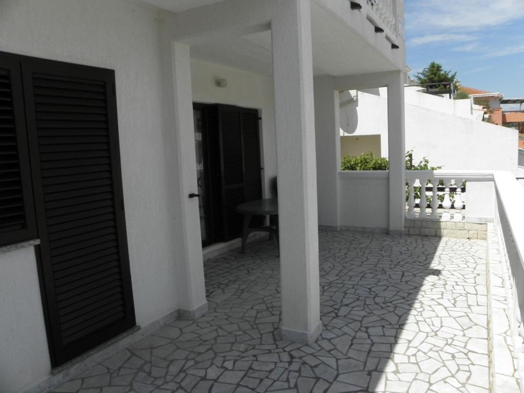 Apartments Milan In Baska Esterno foto